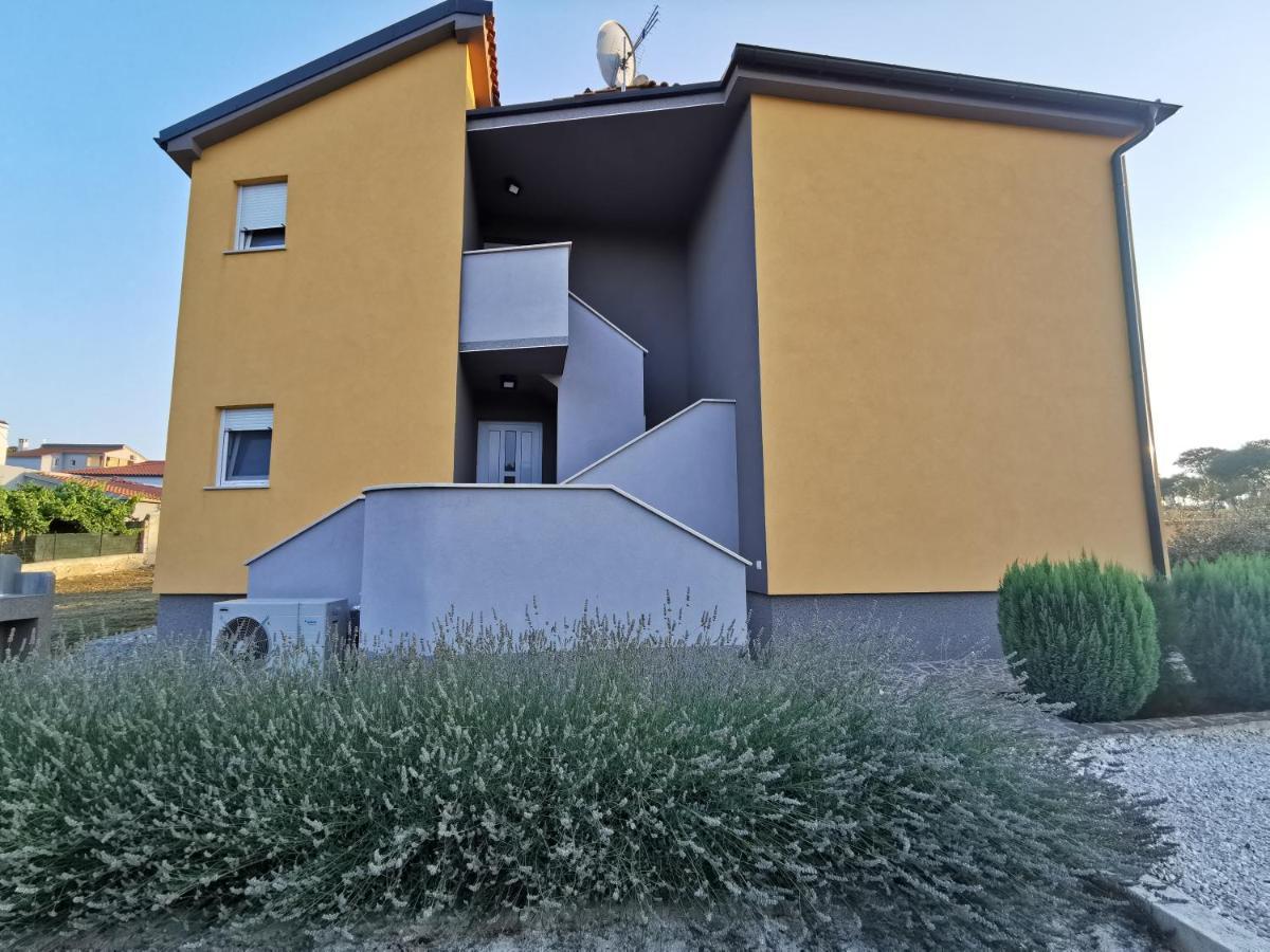 Casa Matea - 90 M From The Sea, New Private Swimming Pool Apartman Póla Kültér fotó