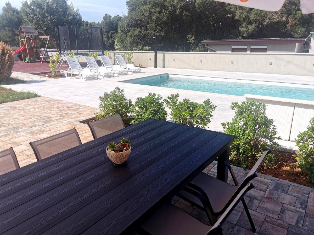 Casa Matea - 90 M From The Sea, New Private Swimming Pool Apartman Póla Kültér fotó