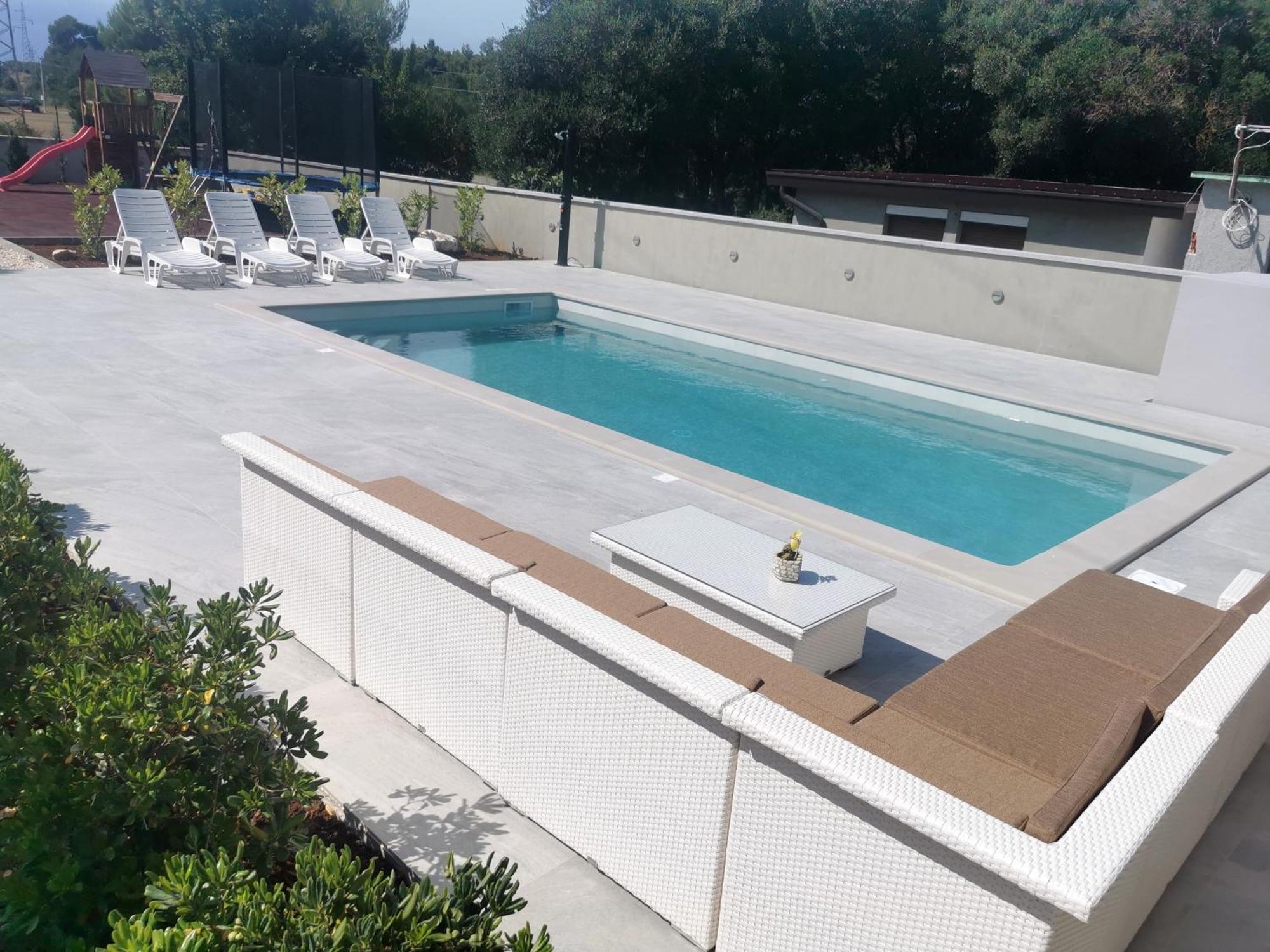 Casa Matea - 90 M From The Sea, New Private Swimming Pool Apartman Póla Kültér fotó